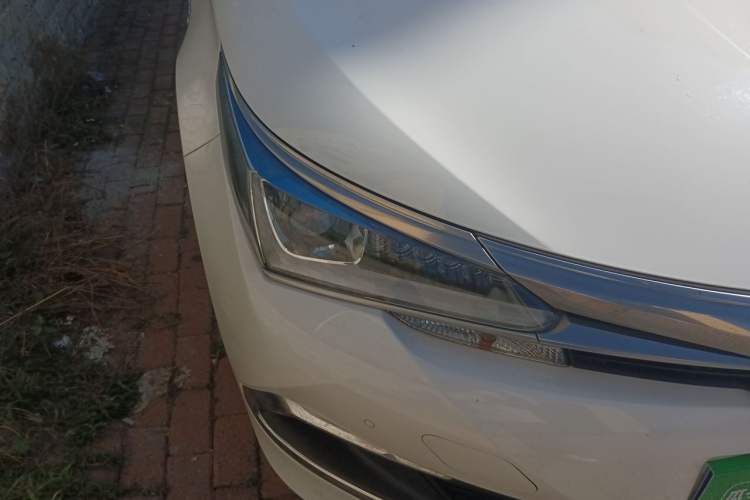 Used Toyota Corolla 2017 Revised Dual-Engine 1.8L E-CVT Elite Edition Right Front Headlight