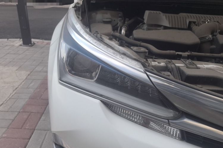 Used Toyota Corolla 2017 Revised Dual-Engine 1.8L E-CVT Leading Edition Right Front Headlight