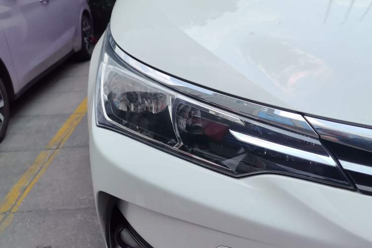Used Toyota Corolla 2017 Revised Version 1.2T S-CVT GL-i Right Front Headlight