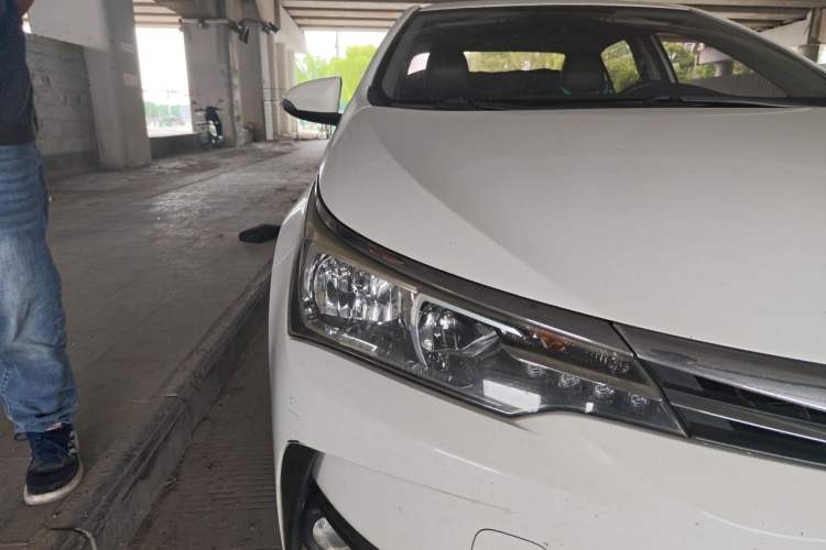 Used Toyota Corolla 2017 Revised Version 1.2T S-CVT GL Right Front Headlight