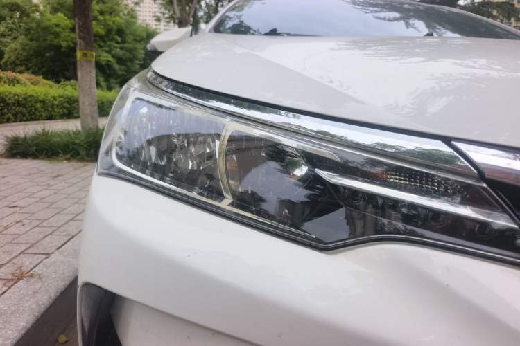 Used Toyota Corolla 2017 Revised Version 1.2T S-CVT GL Right Front Headlight