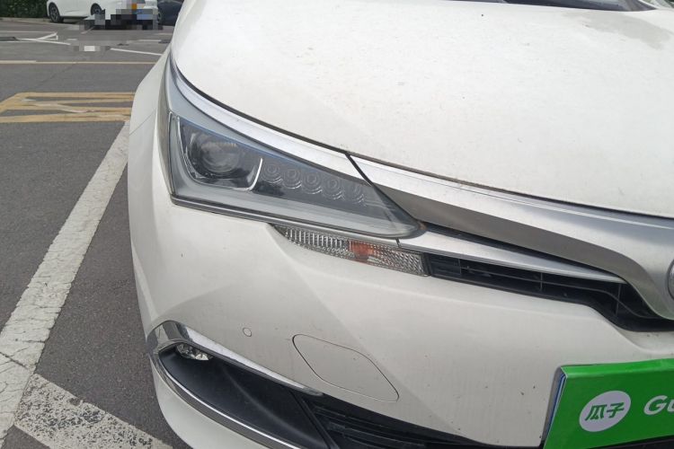 Used Toyota Corolla 2017 Revised Dual-Engine 1.8L E-CVT Elite Edition Right Front Headlight