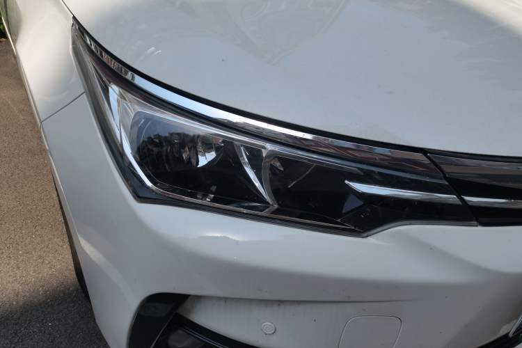 Used Toyota Corolla 2017 Revised Version 1.2T S-CVT GL-i Right Front Headlight