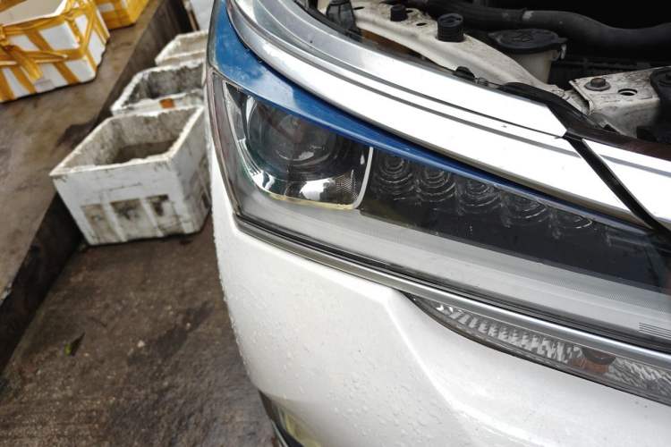 Used Toyota Corolla 2017 Revised Dual-Engine 1.8L E-CVT Leading Edition Right Front Headlight