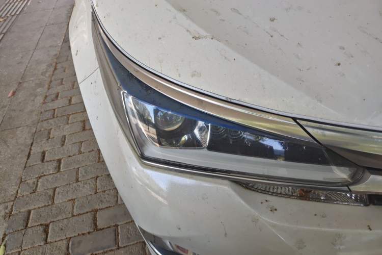 Used Toyota Corolla 2017 Revised Dual-Engine 1.8L E-CVT Leading Edition Right Front Headlight