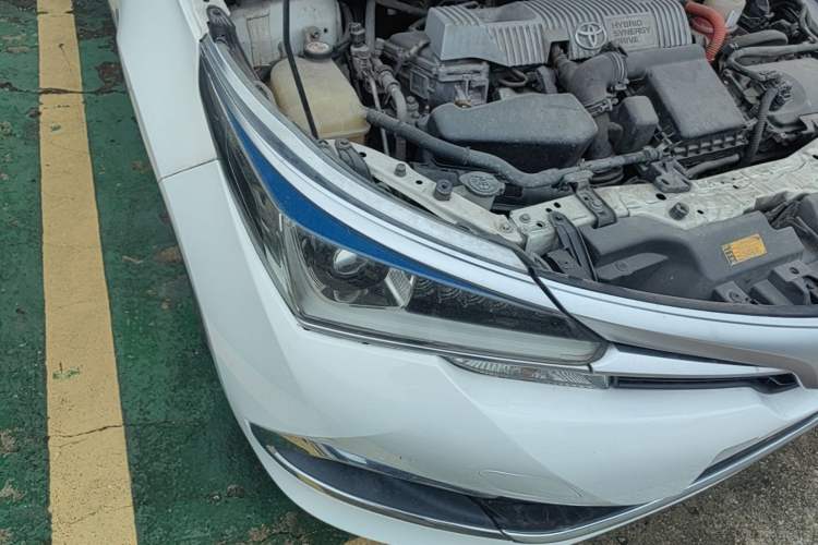 Used Toyota Corolla 2017 Revised Dual-Engine 1.8L E-CVT Elite Edition Right Front Headlight