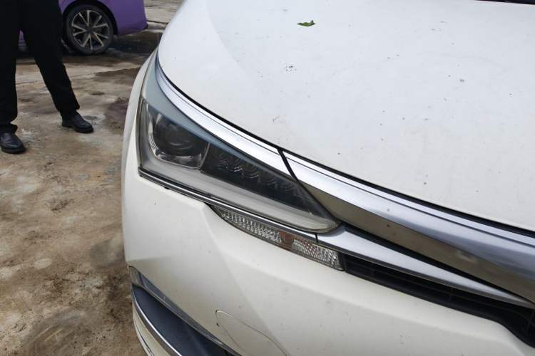 Used Toyota Corolla 2017 Revised Dual-Engine 1.8L E-CVT Leading Edition Right Front Headlight