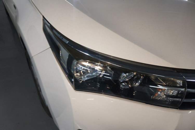 Used Toyota Corolla 2017 1.6L CVT GL Right Front Headlight