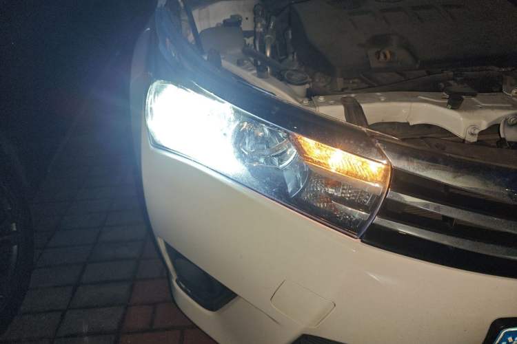 Used Toyota Corolla 2017 Revised Version 1.6L S-CVT GL Right Front Headlight