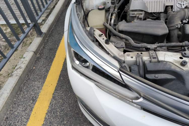 Used Toyota Corolla 2017 Revised Dual-Engine 1.8L E-CVT Elite Edition Right Front Headlight