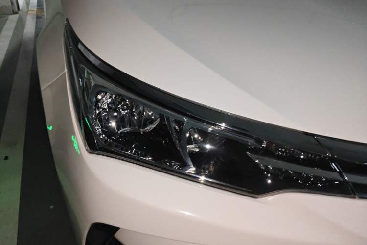 Used Toyota Corolla 2017 Revised Version 1.2T S-CVT GL Right Front Headlight