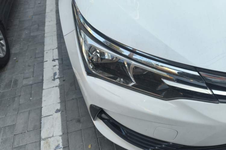 Used Toyota Corolla 2017 Revised Version 1.2T S-CVT GL-i Right Front Headlight