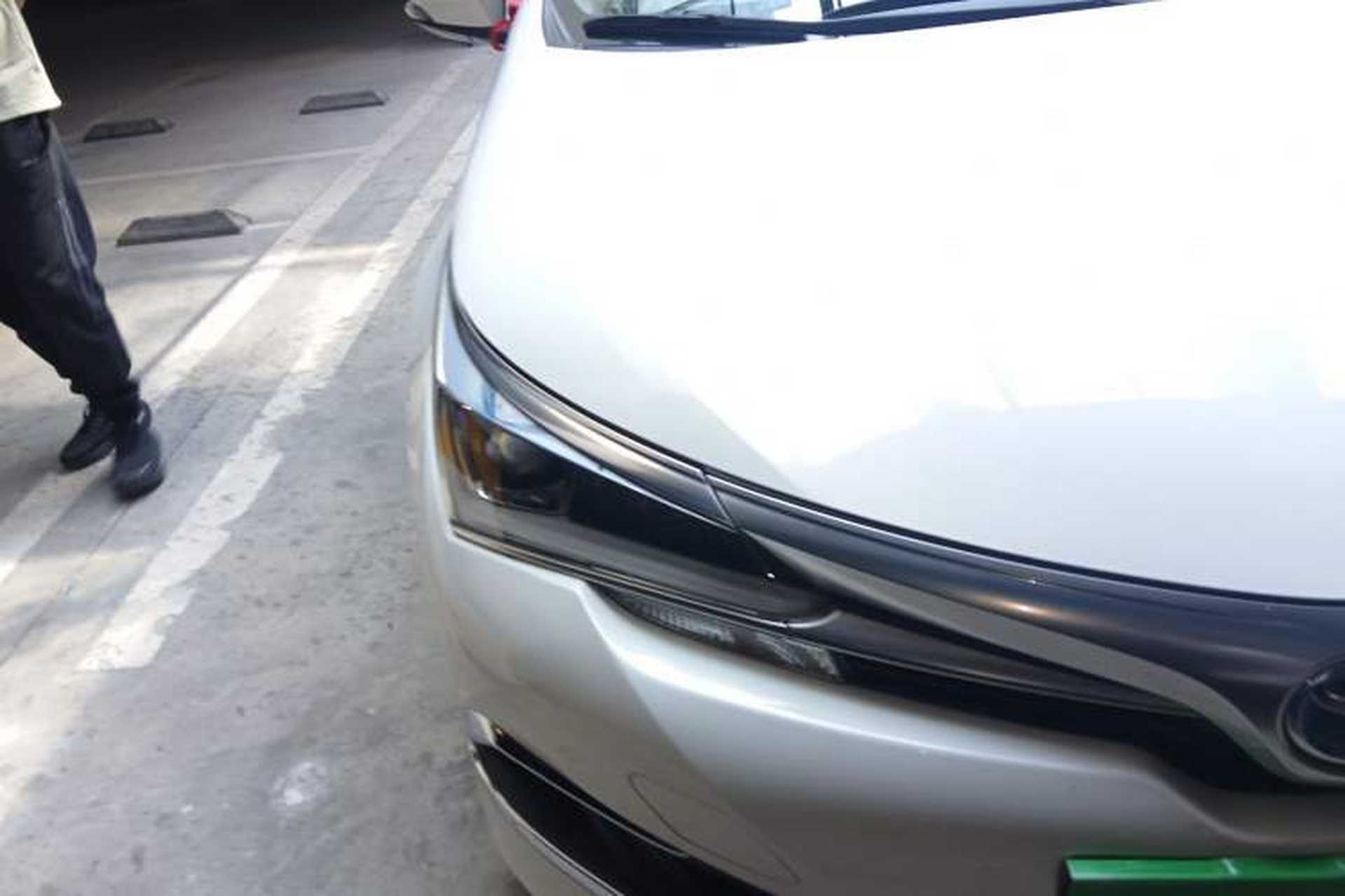Used Toyota Corolla 2017 Revised Dual-Engine 1.8L E-CVT Elite Edition Right Front Headlight