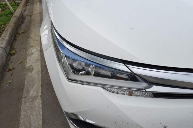 Used Toyota Corolla 2017 Revised Dual-Engine 1.8L E-CVT Leading Edition Right Front Headlight