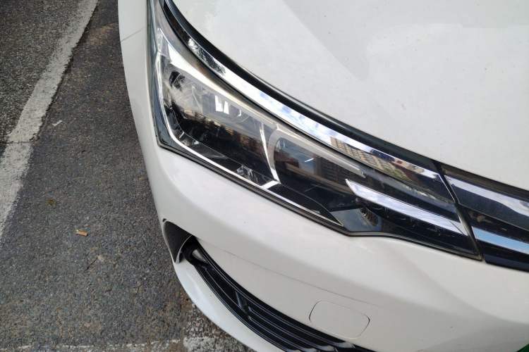 Used Toyota Corolla 2017 Revised Version 1.2T S-CVT GL Right Front Headlight