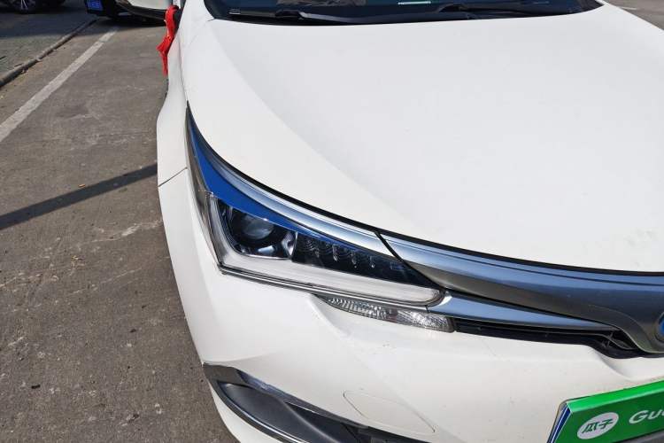 Used Toyota Corolla 2017 Revised Dual-Engine 1.8L E-CVT Leading Edition Right Front Headlight