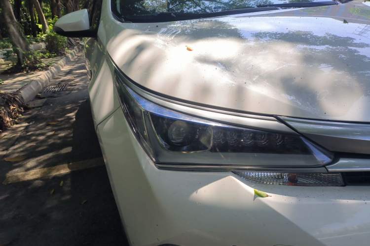 Used Toyota Corolla 2017 Revised Dual-Engine 1.8L E-CVT Elite Edition Right Front Headlight
