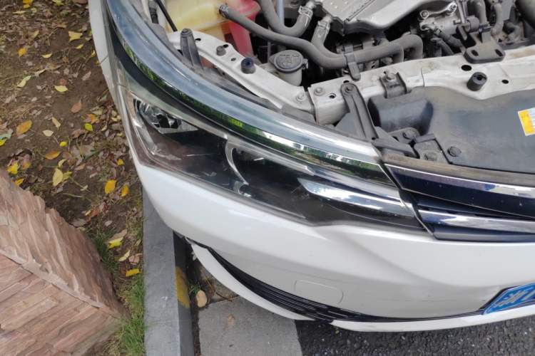 Used Toyota Corolla 2017 Revised Version 1.2T S-CVT GL-i Right Front Headlight