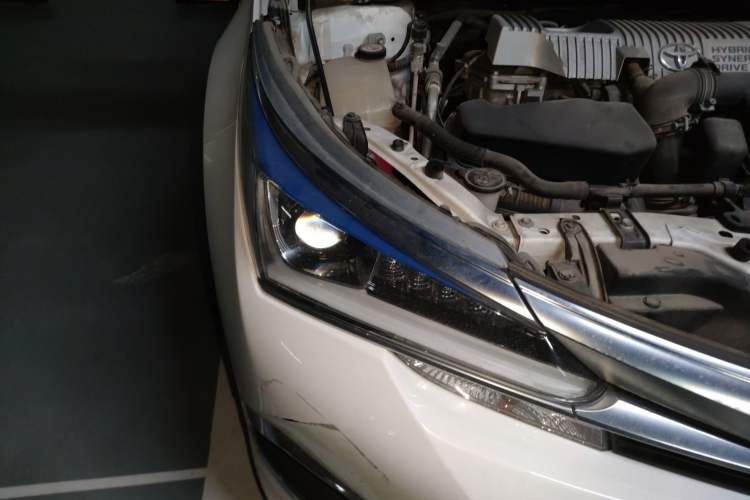 Used Toyota Corolla 2017 Revised Dual-Engine 1.8L E-CVT Elite Edition Right Front Headlight