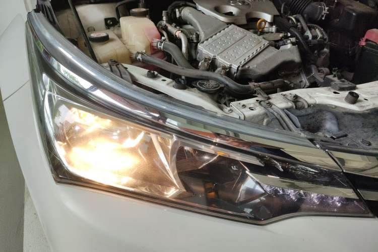 Used Toyota Corolla 2017 Revised Version 1.2T S-CVT GL-i Leather Edition Right Front Headlight