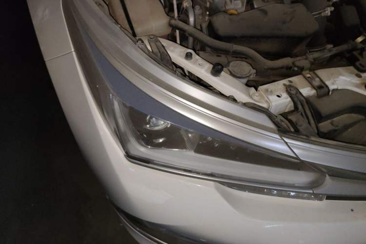 Used Toyota Corolla 2017 Revised Dual-Engine 1.8L E-CVT Elite Edition Right Front Headlight