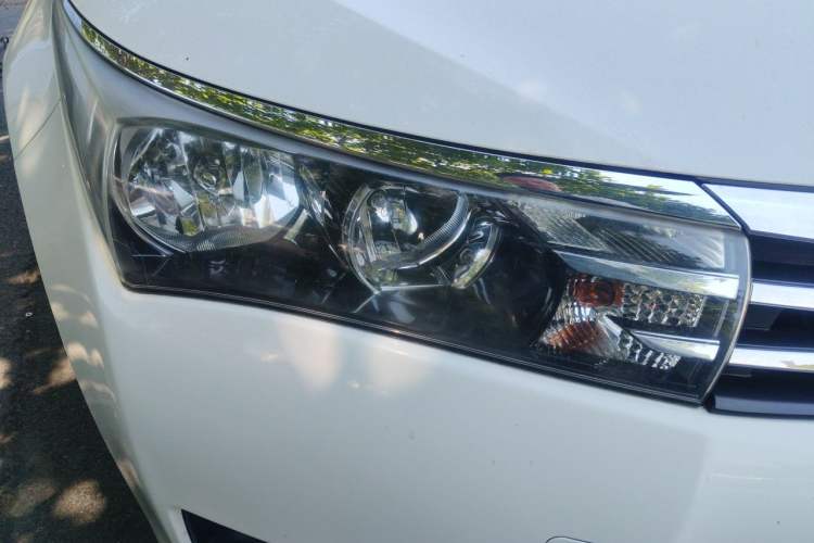 Used Toyota Corolla 2017 1.6L CVT GL Right Front Headlight