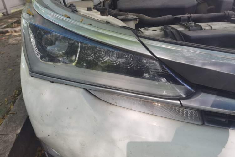 Used Toyota Corolla 2017 Revised Dual-Engine 1.8L E-CVT Leading Edition Right Front Headlight