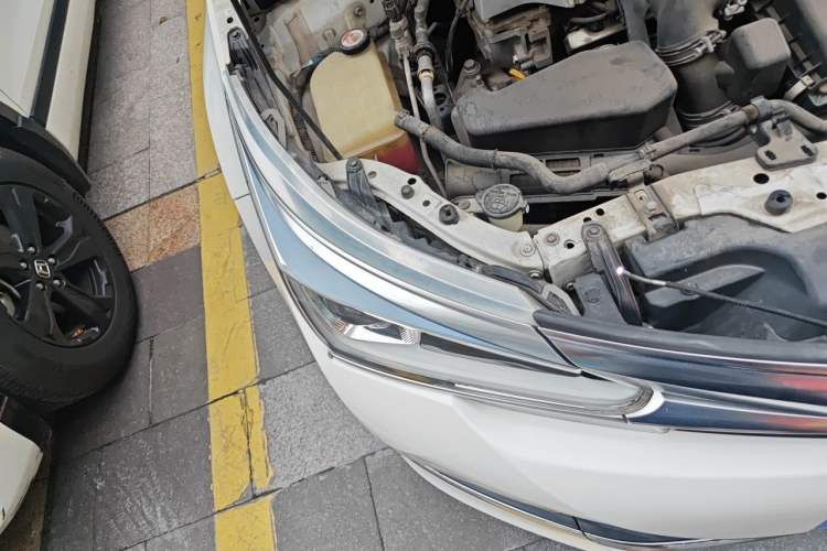 Used Toyota Corolla 2017 Revised Dual-Engine 1.8L E-CVT Leading Edition Right Front Headlight
