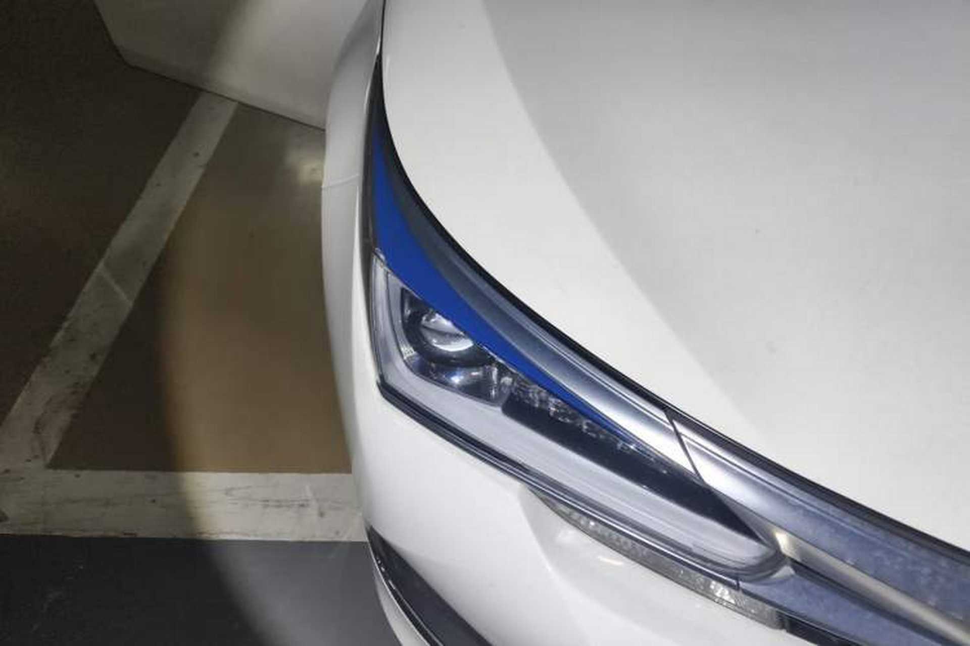 Used Toyota Corolla 2017 Revised Dual-Engine 1.8L E-CVT Leading Edition Right Front Headlight