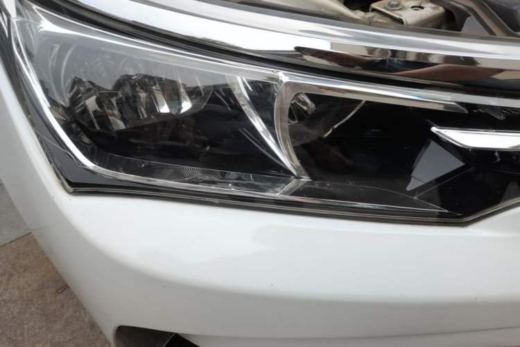 Used Toyota Corolla 2017 Revised Version 1.2T Manual GL-i Right Front Headlight