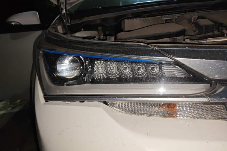 Used Toyota Corolla 2017 Revised Dual-Engine 1.8L E-CVT Leading Edition Right Front Headlight