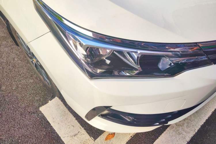 Used Toyota Corolla 2017 Revised Version 1.2T S-CVT GL Right Front Headlight