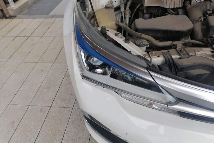 Used Toyota Corolla 2017 Revised Dual-Engine 1.8L E-CVT Leading Edition Right Front Headlight