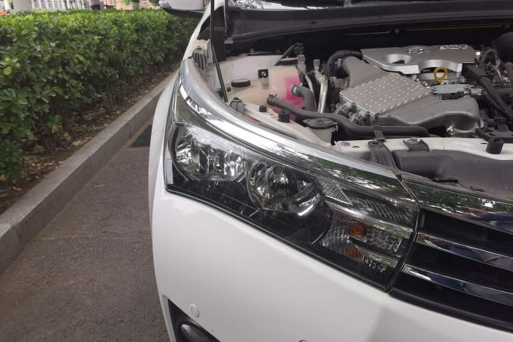 Used Toyota Corolla 2017 1.2T CVT GL-i Leather Edition Right Front Headlight