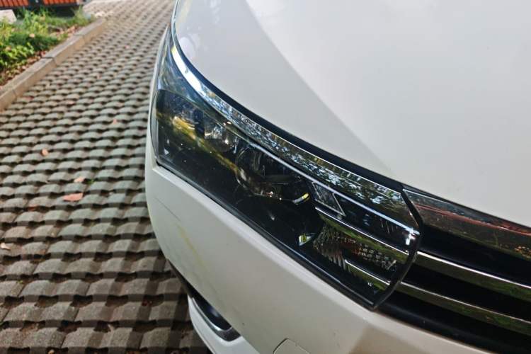 Used Toyota Corolla 2017 1.6L CVT GL Right Front Headlight