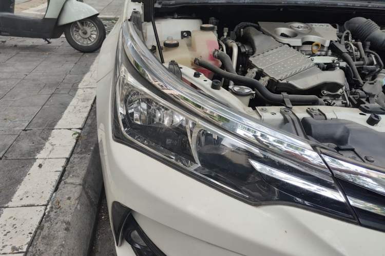 Used Toyota Corolla 2017 Revised Version 1.2T S-CVT GL-i Right Front Headlight