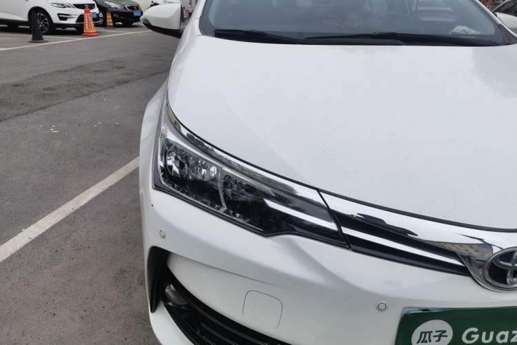 Used Toyota Corolla 2017 Revised Version 1.2T S-CVT GL Right Front Headlight