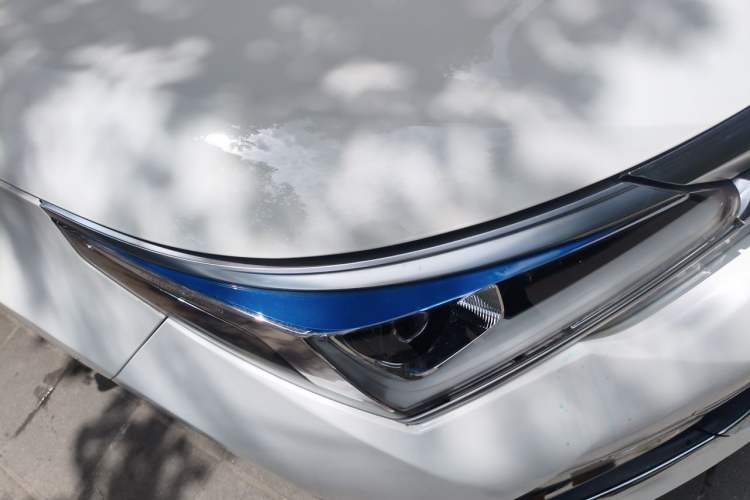Used Toyota Corolla 2017 Revised Dual-Engine 1.8L E-CVT Elite Edition Right Front Headlight