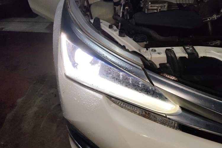 Used Toyota Corolla 2017 Revised Dual-Engine 1.8L E-CVT Leading Edition Right Front Headlight