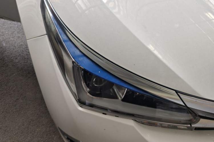 Used Toyota Corolla 2017 Revised Dual-Engine 1.8L E-CVT Elite Edition Right Front Headlight