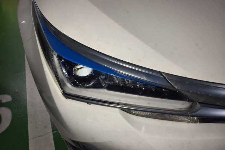 Used Toyota Corolla 2017 Revised Dual-Engine 1.8L E-CVT Leading Edition Right Front Headlight