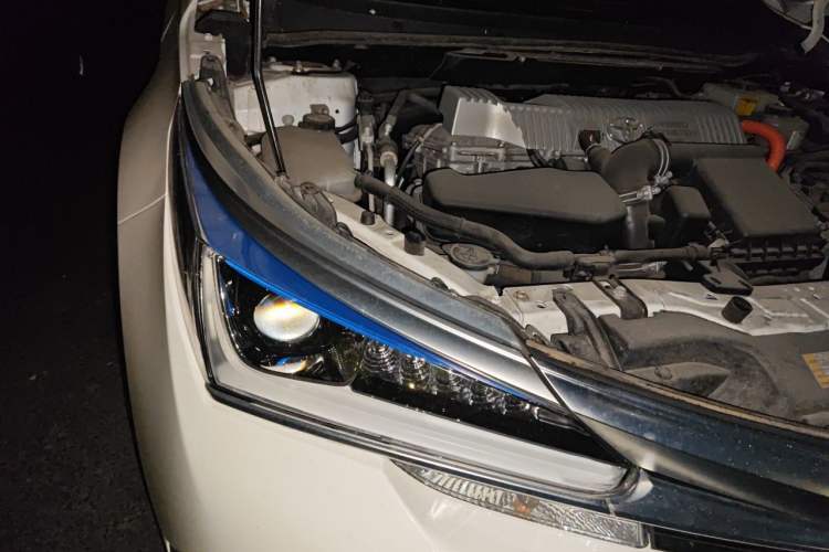 Used Toyota Corolla 2017 Revised Dual-Engine 1.8L E-CVT Leading Edition Right Front Headlight