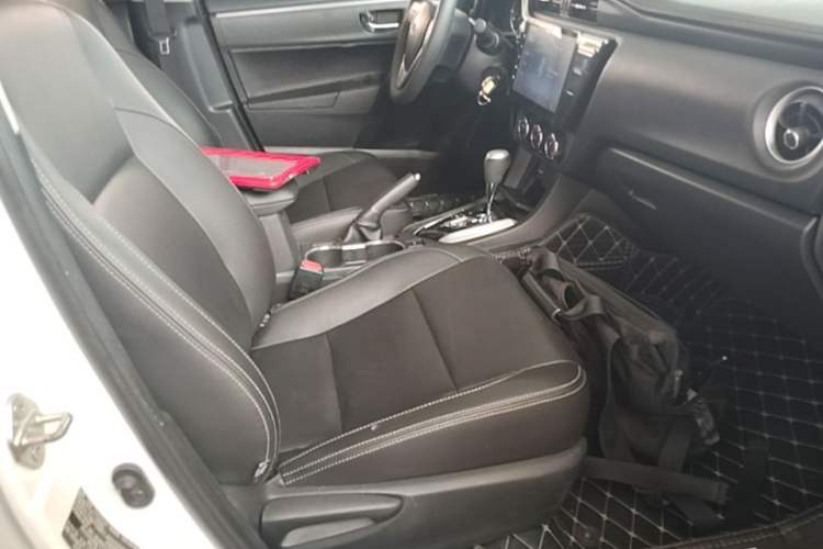 Used Toyota Corolla 2017 Revised Version 1.2T S-CVT GL Right Front Seat