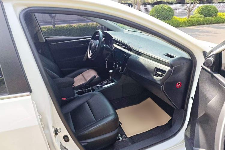 Used Toyota Corolla 2017 1.6L CVT GL Right Front Seat