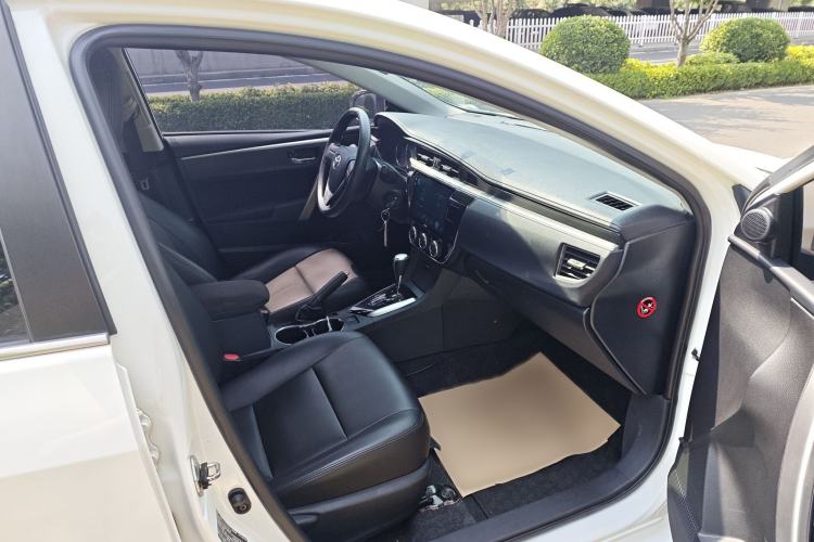 Used Toyota Corolla 2017 1.6L CVT GL Right Front Seat