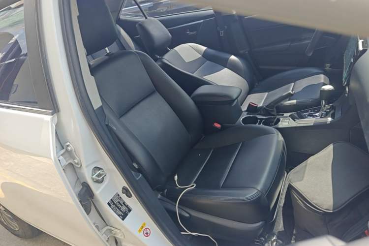 Used Toyota Corolla 2017 Revised Version 1.2T S-CVT GL Right Front Seat