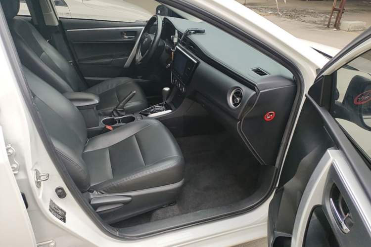 Used Toyota Corolla 2017 Revised Version 1.2T S-CVT GL-i Right Front Seat