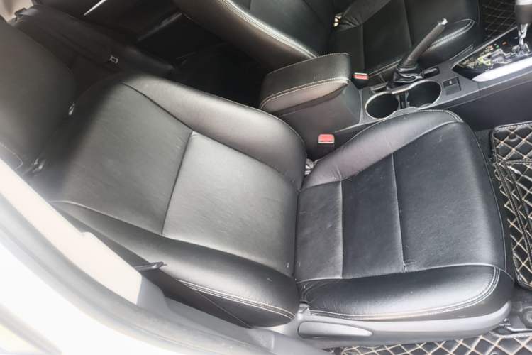 Used Toyota Corolla 2017 Revised Version 1.6L S-CVT GL Right Front Seat