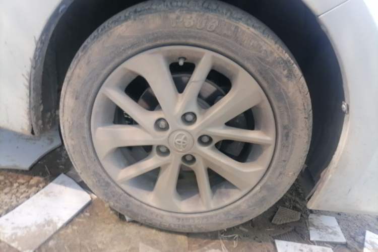 Used Toyota Corolla 2017 1.2T CVT GL-i Leather Edition Right Front Wheel Hub
