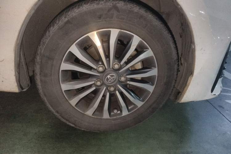 Used Toyota Corolla 2017 Revised Version 1.2T S-CVT GL-i Right Front Wheel Hub